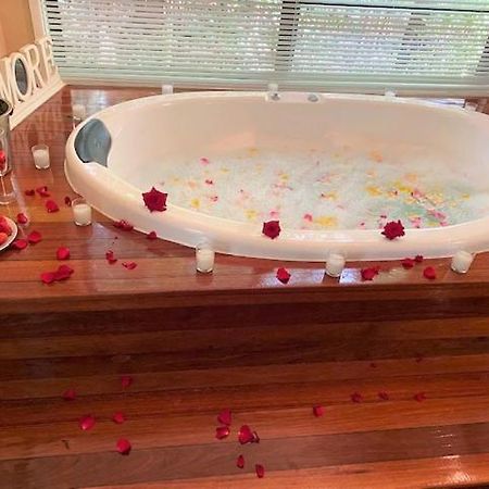 Amore On Buderim Rainforest Cabins Sunshine Coast Extérieur photo