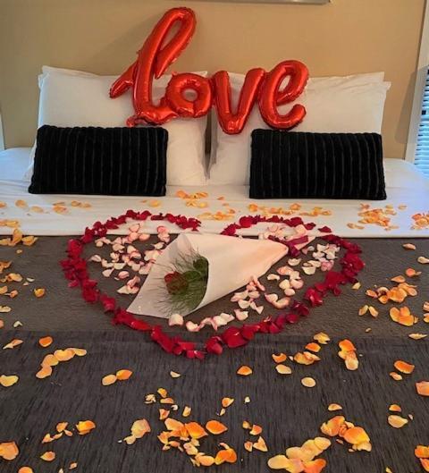 Amore On Buderim Rainforest Cabins Sunshine Coast Extérieur photo