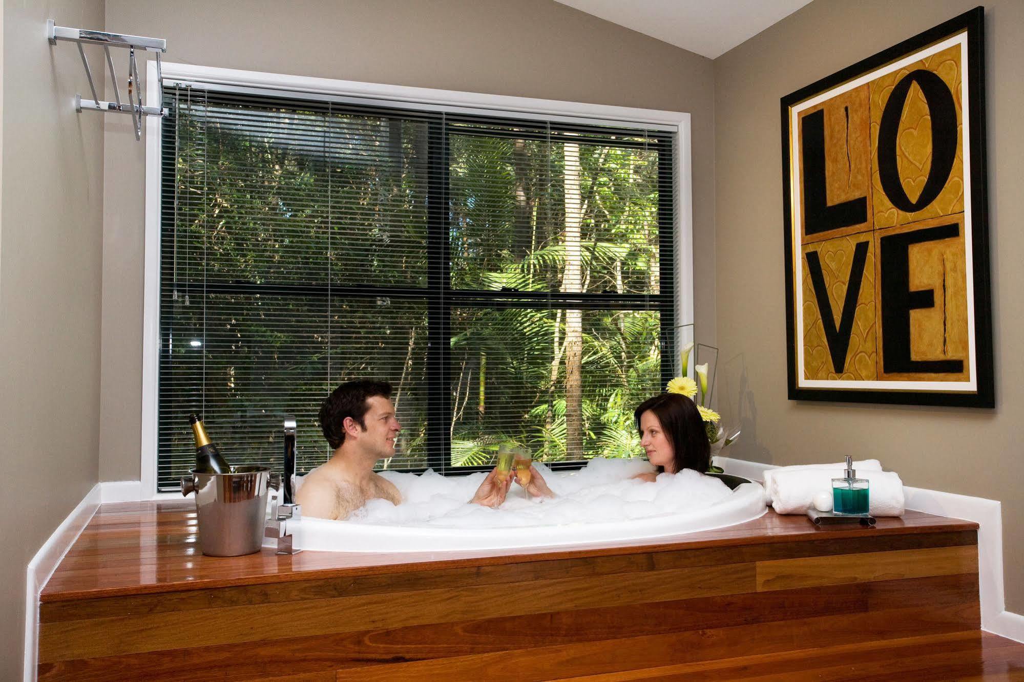 Amore On Buderim Rainforest Cabins Sunshine Coast Extérieur photo